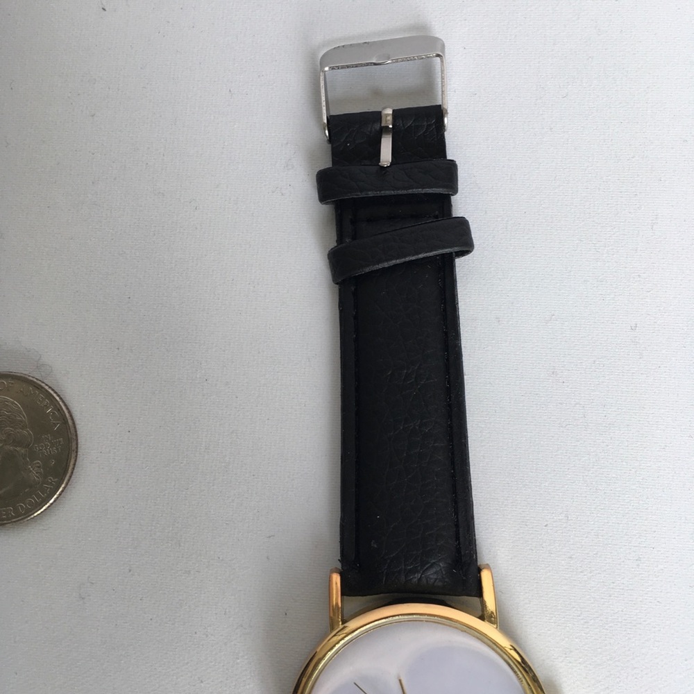 Watch Women’s Eyelash & Lips Fashion Whimsical Watch White Pink Black - Picture 5 of 8